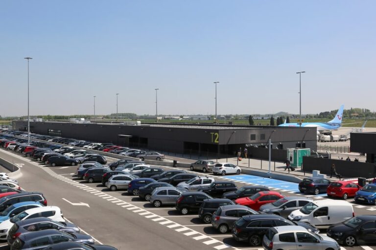 Aéroport Charleroi : Comment trouver facilement un parking privé ?